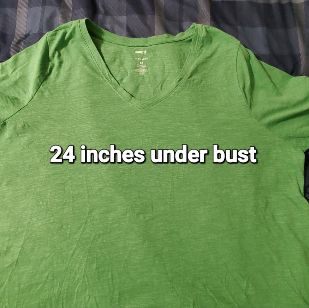 SALE **New Ladies Green Tee** - Picture 7 of 7